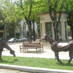 kiosque-saint-jean-vals-sculptures-pierre-louis-chipon